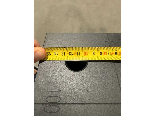 Nieuwe genitreerde gietijzeren lastafel/opspantafel - 2400x1200x20mm met maatvoering. - afbeelding 8 van  9