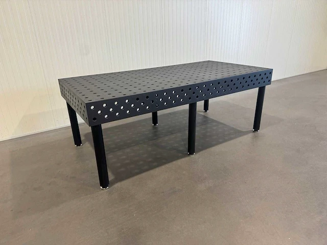 Nieuwe genitreerde gietijzeren lastafel/opspantafel - 2400x1200x20mm met maatvoering. - afbeelding 1 van  9