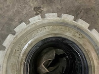 Nieuwe heftruck banden solideal ecomatic 21x8-9 - afbeelding 1 van  2