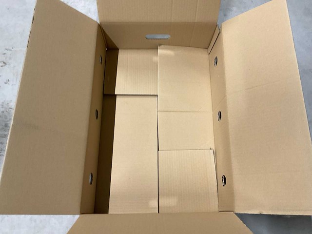 Nieuwe kartonnen doos (282x) - afbeelding 4 van  4