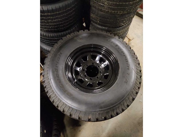 Nieuwe velgen 315/70r17 - 8x165,1 of 8x6,5” - velg - afbeelding 2 van  8