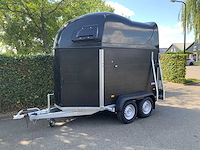 Niewiadow paardentrailers, aanhangwagens en transporters