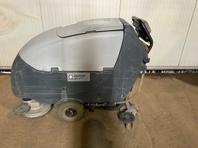 Nifisk ba 651 schoonmaakwagen - afbeelding 12 van  18