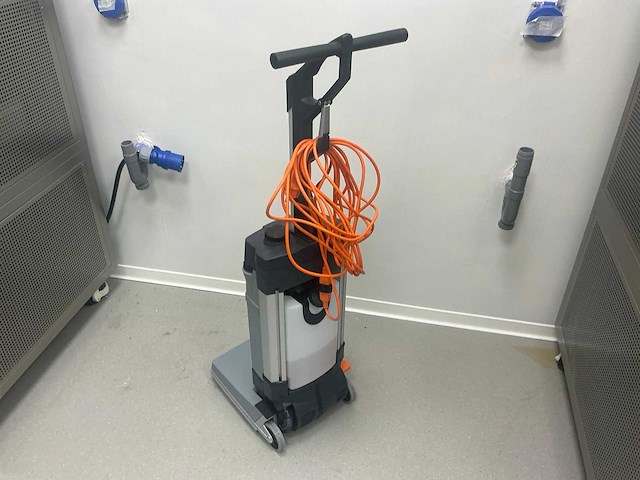 Niflisk sc100 schrobzuigmachine - afbeelding 3 van  3