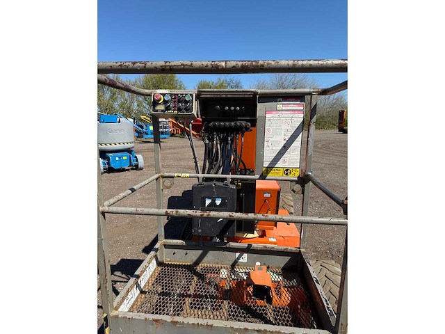Niftylift - 2015 - hr12de - hoogwerker 4x4 knikarm 12m - afbeelding 17 van  24