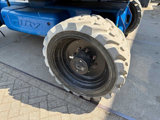 Niftylift - 2017 - hr28 hybrid 4x4 - knikarm hoogwerker - afbeelding 24 van  31