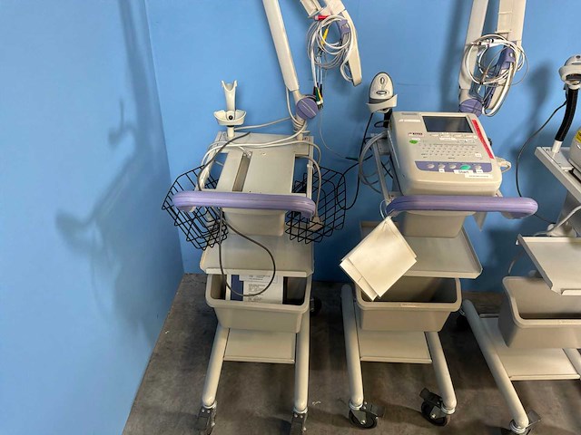 Nihon koden - cardiofaxm ecg op trolley - 2011 (5x) - afbeelding 2 van  15