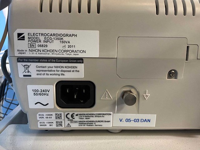 Nihon koden - cardiofaxm ecg op trolley - 2011 (5x) - afbeelding 3 van  15