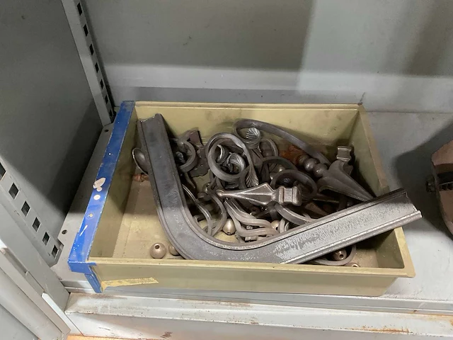 Nijha werkplaatskast met inhoud - afbeelding 6 van  7