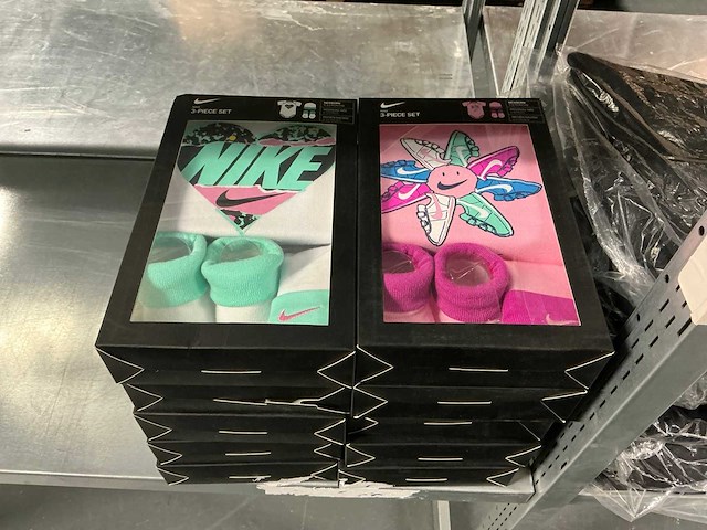 Nike baby sets (10x) - afbeelding 1 van  5