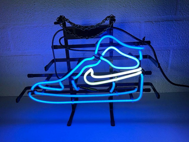 Nike schoen glas neon decoratie - afbeelding 1 van  1