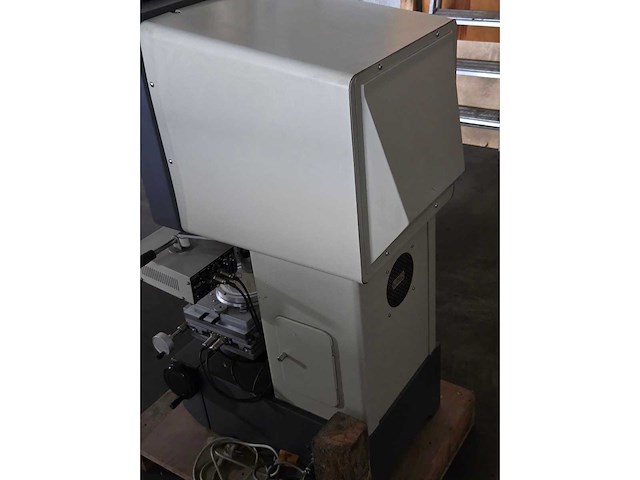 Nikon - 1987 - v-12 - profielprojector - afbeelding 19 van  20