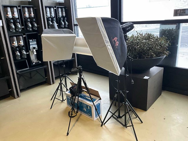 Nikon - d3300 - fotocamera met fotostudio - afbeelding 9 van  16