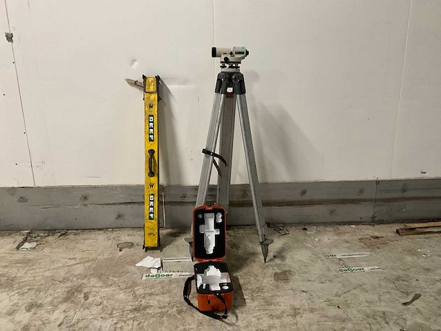 Nikon ac-2s waterpasinstrument / kijker met meetlat - afbeelding 1 van  11