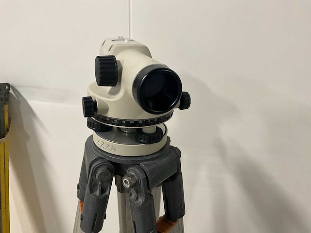 Nikon ac-2s waterpasinstrument / kijker met meetlat - afbeelding 7 van  11