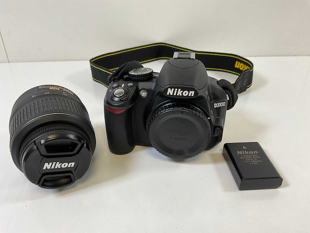 Nikon (d3100), digital camera - afbeelding 1 van  12