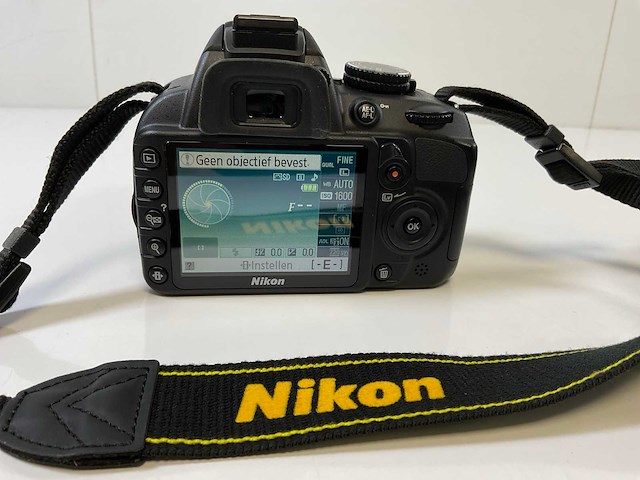 Nikon (d3100), digital camera - afbeelding 11 van  12