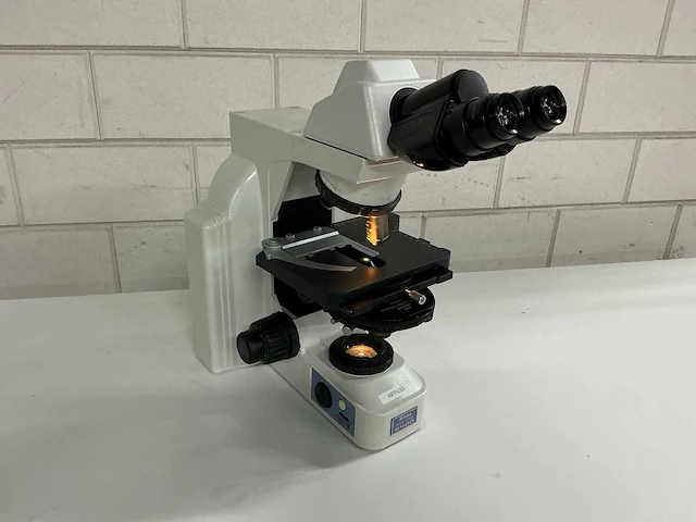 Nikon eclipse e400 microscope - afbeelding 1 van  13