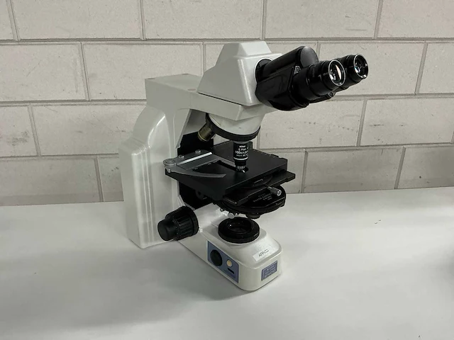Nikon eclipse e400 microscope - afbeelding 6 van  13