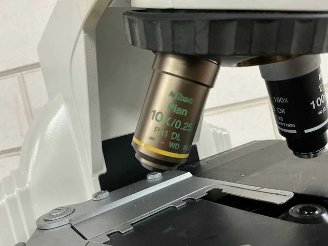 Nikon eclipse e400 microscope - afbeelding 9 van  13