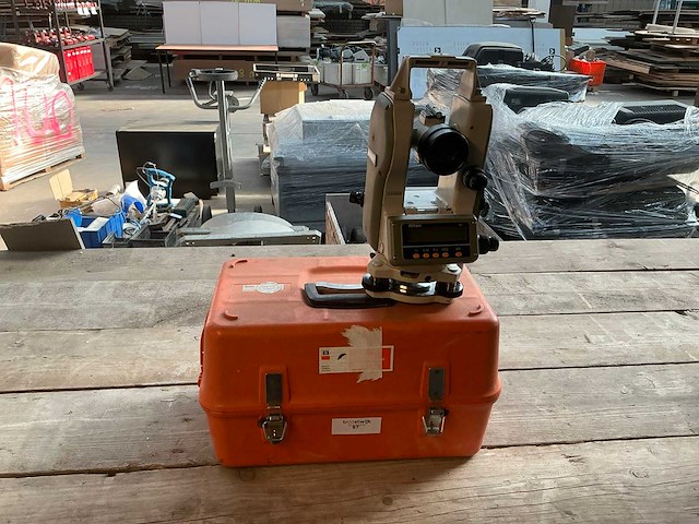 Nikon ne-10l bouwlaser - afbeelding 1 van  3