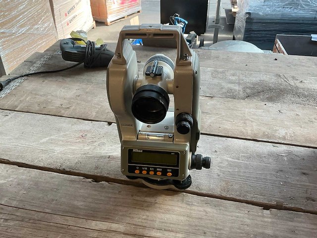 Nikon ne-10l bouwlaser - afbeelding 2 van  3
