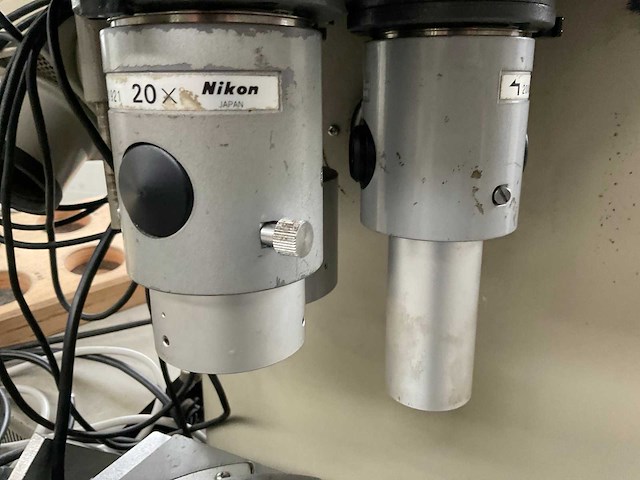 Nikon v-12 profiel projector - afbeelding 11 van  13