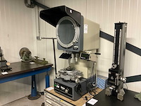 Nikon v-12 profiel projector