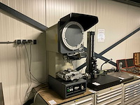 Nikon v-12 profiel projector - afbeelding 4 van  11