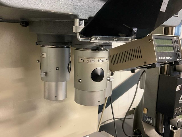 Nikon v-12 profiel projector - afbeelding 9 van  11