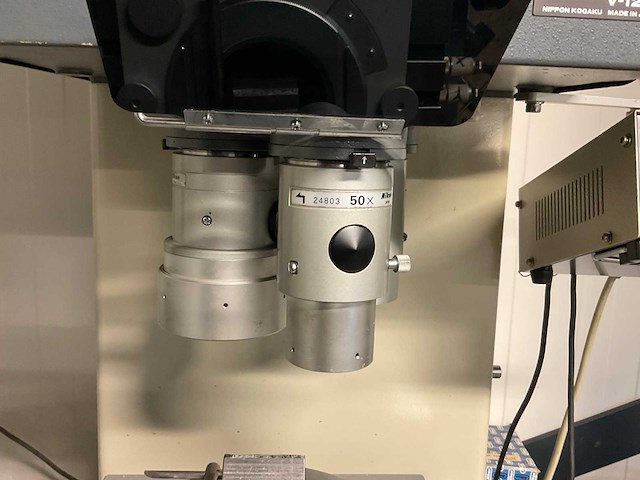 Nikon v-12 profiel projector - afbeelding 10 van  11