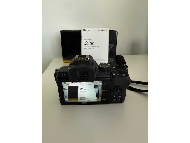 Nikon z50 systeemcamera met nikkor lens - afbeelding 10 van  11