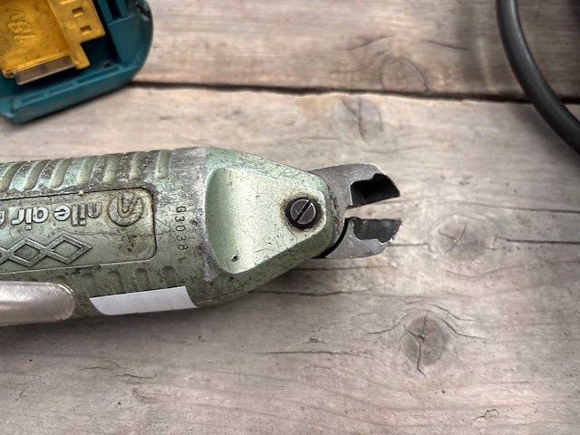 Nile air pneumatische kniptang - afbeelding 2 van  3