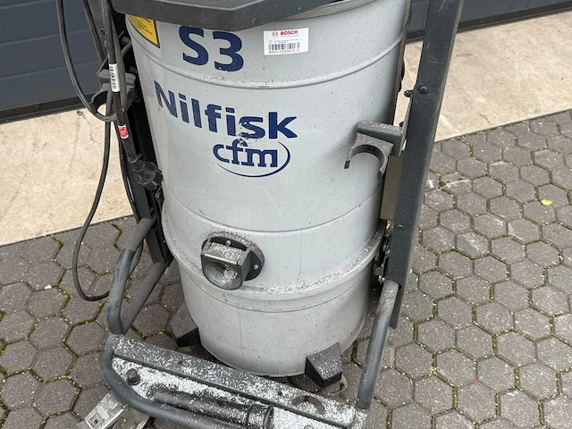 Nilfisk - 2012 - cfm s3 - industriële stofzuiger - afbeelding 4 van  5
