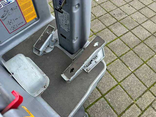 Nilfisk - br 850s - zelfrijdende schrobmachine - afbeelding 9 van  11