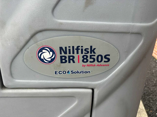Nilfisk - br 850s - zelfrijdende schrobmachine - afbeelding 2 van  11