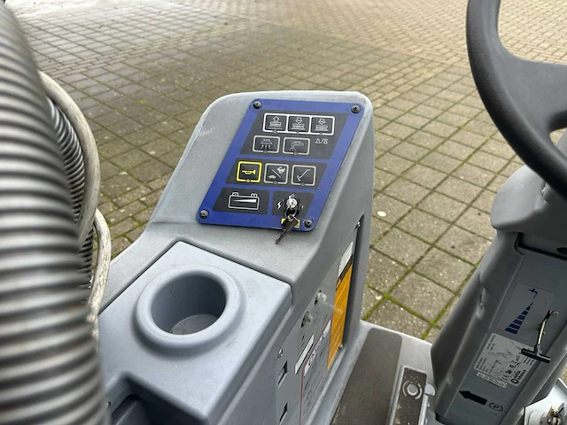 Nilfisk - br 850s - zelfrijdende schrobmachine - afbeelding 10 van  11