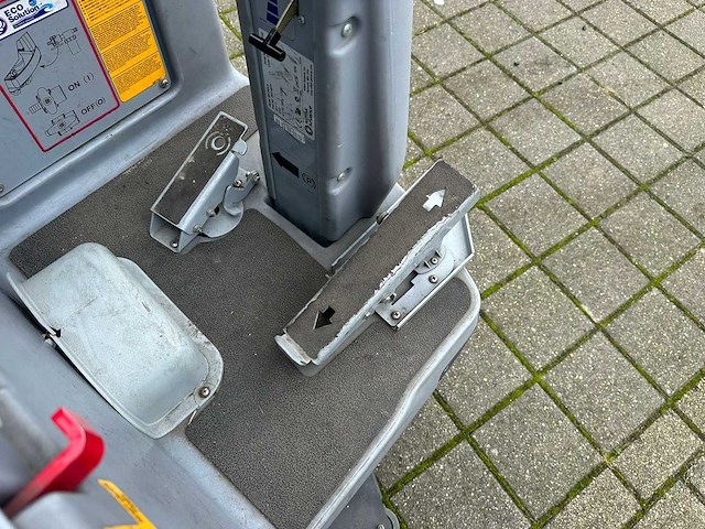 Nilfisk - br 850s - zelfrijdende schrobmachine - afbeelding 9 van  11