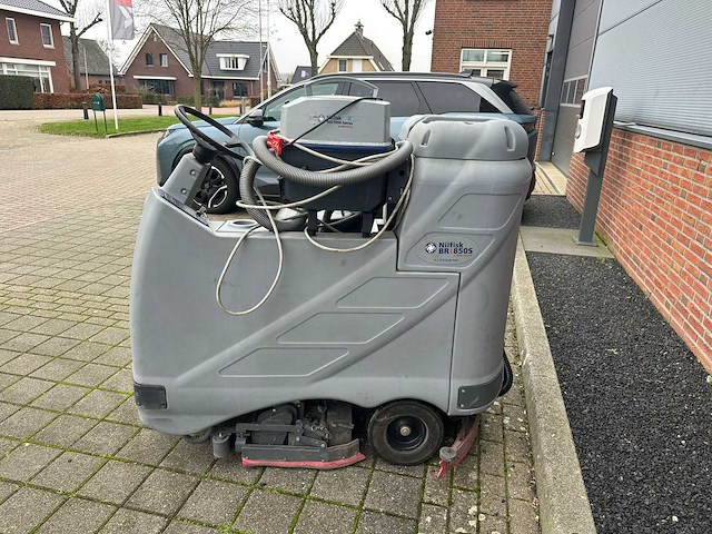 Nilfisk - br 850s - zelfrijdende schrobmachine - afbeelding 2 van  7
