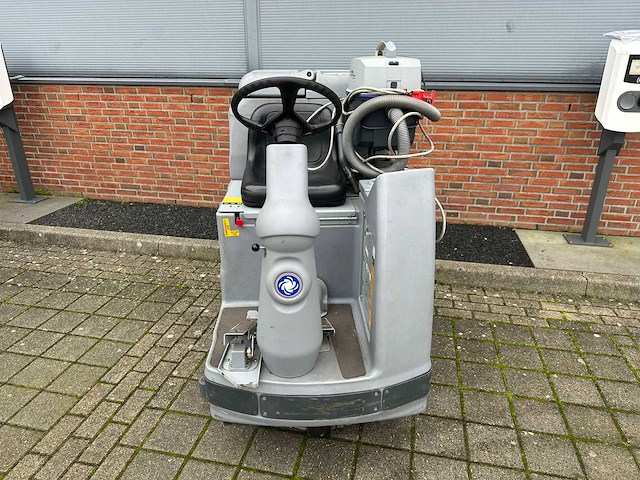 Nilfisk - br 850s - zelfrijdende schrobmachine - afbeelding 6 van  11