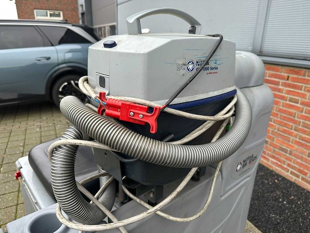 Nilfisk - br 850s - zelfrijdende schrobmachine - afbeelding 9 van  11