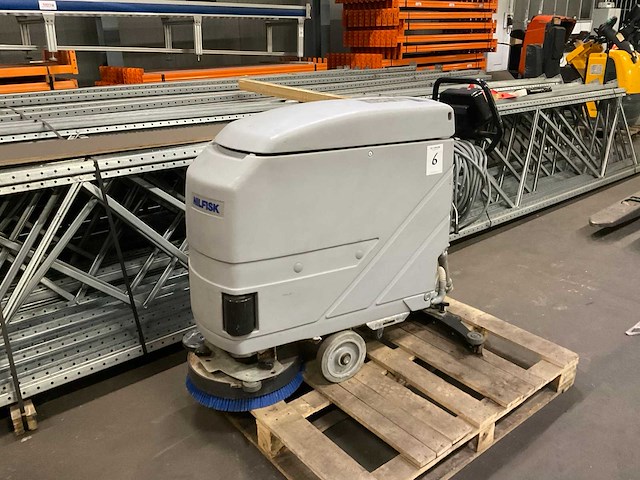 Nilfisk - ca 450/530 - schrobmachine elektrisch - afbeelding 1 van  8