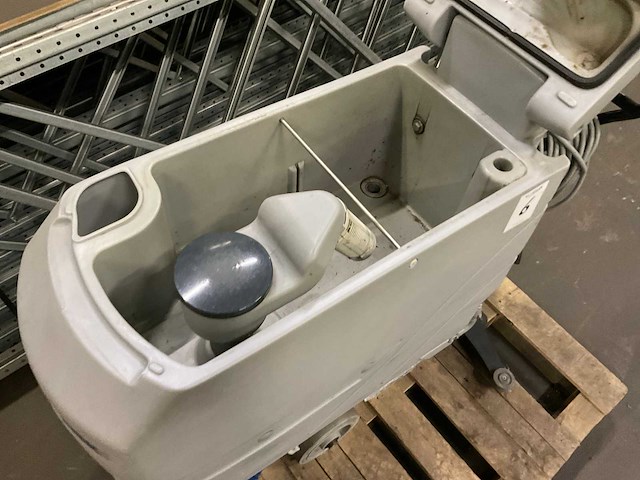 Nilfisk - ca 450/530 - schrobmachine elektrisch - afbeelding 7 van  8