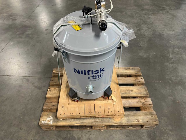 Nilfisk - cfm industriële stofzuiger - afbeelding 1 van  8