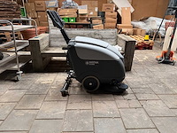 Nilfisk - sc 400 - schrob-zuigmachine - afbeelding 3 van  5