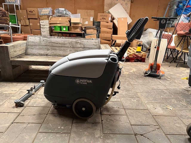 Nilfisk - sc 400 - schrob-zuigmachine - afbeelding 1 van  5