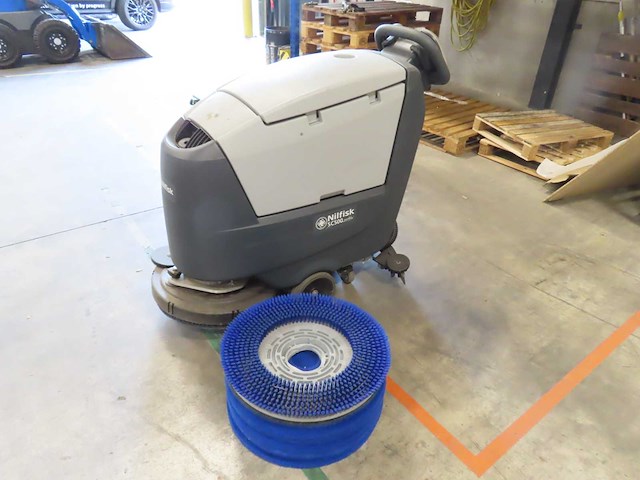 Nilfisk - sc500 53 b full pkg - schrobmachine - afbeelding 1 van  5