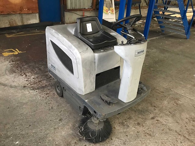 Nilfisk - sr 1101b - zelfrijdende veegmachine nilfisk sr 1101b - afbeelding 4 van  8