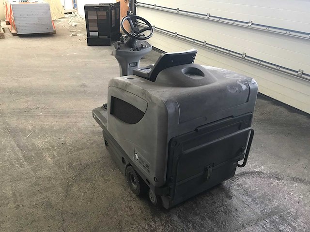 Nilfisk - sr 1101b - zelfrijdende veegmachine nilfisk sr 1101b - afbeelding 5 van  8