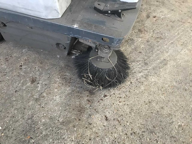 Nilfisk - sr 1101b - zelfrijdende veegmachine nilfisk sr 1101b - afbeelding 7 van  8